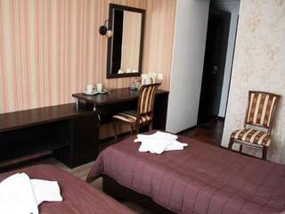 Гостиница Людиново Людиново Стандартный двухместный номер с 2 отдельными кроватями-3